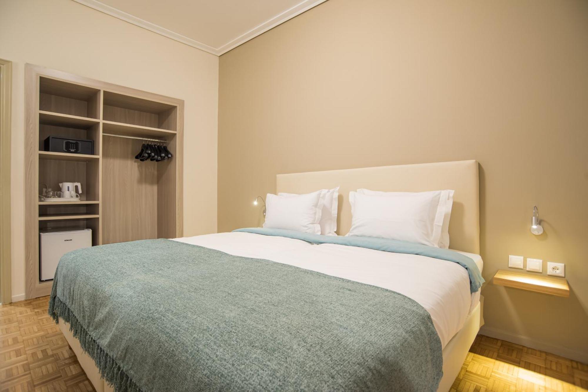 V Hotel Delphes Extérieur photo